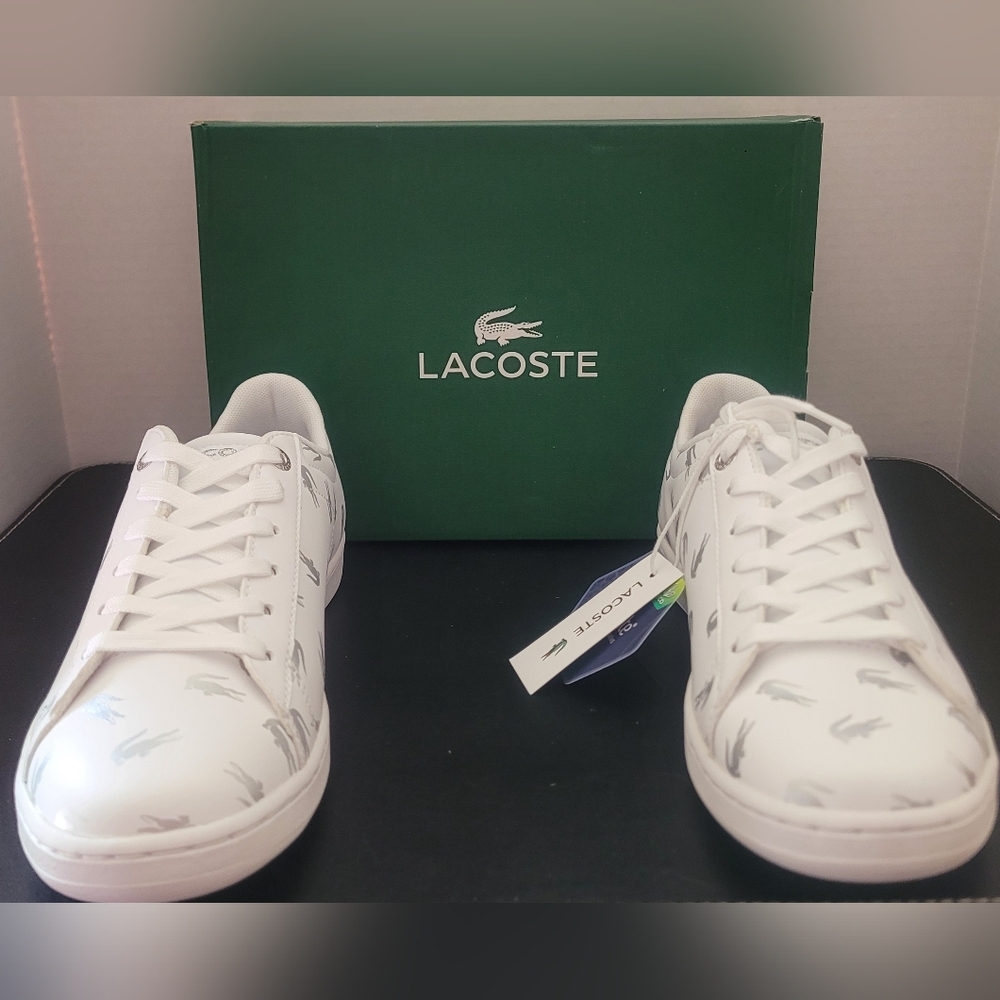Lacoste Carnaby Evo White/Silver Alligator Stamped Tennis Shoes Size 4 Youth New